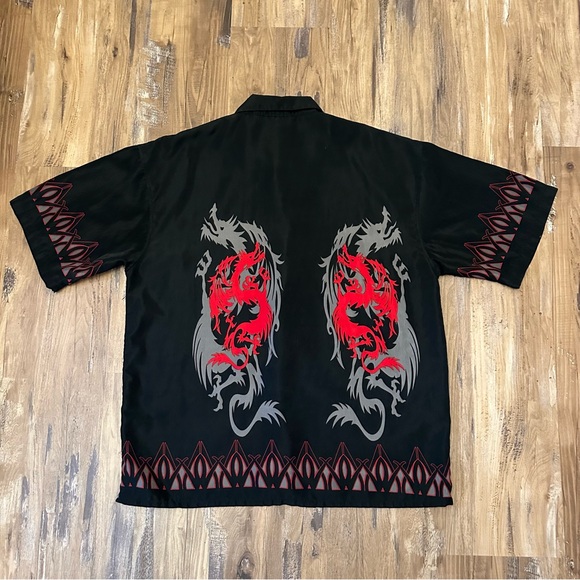 VTG Y2K 2000s Bright Red & Black Dragon Flame Print Alt Grunge Cyber Dress Shirt - Picture 3 of 5